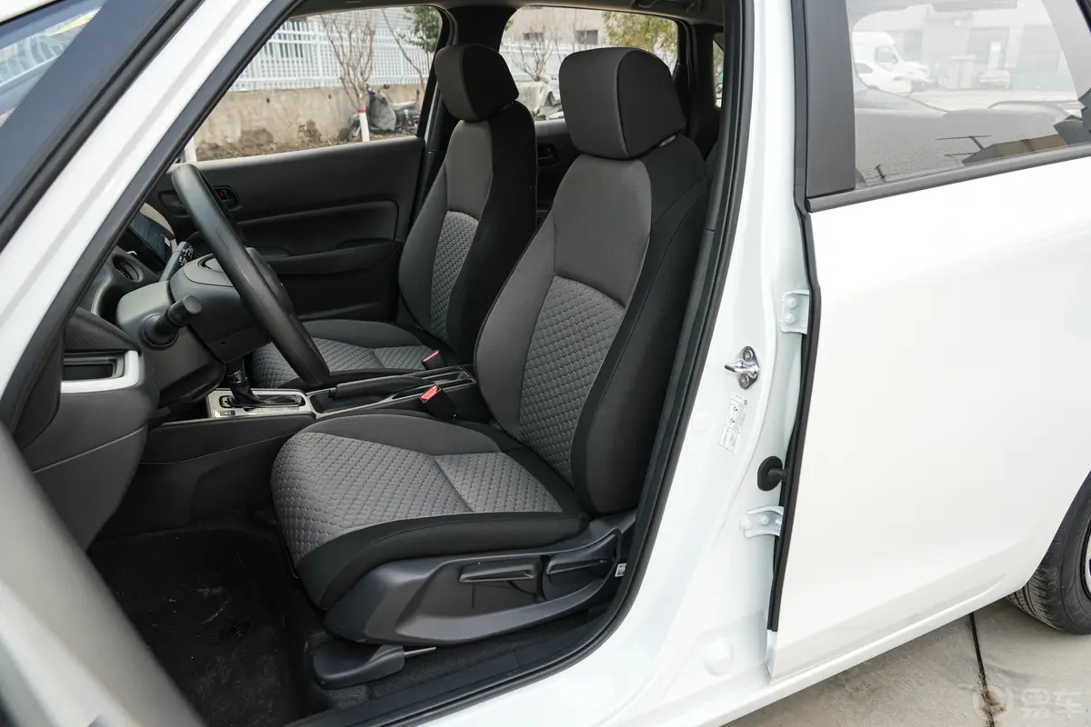 好车分享 本田燃油版的飞度在国内正式谢幕了，27年可能会以新能源的形式回归 