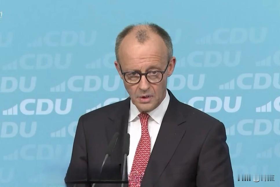 格陵兰岛都火烧眉毛了，默茨还在渲染俄罗斯威胁。

德国总理默茨1月19日在一次新