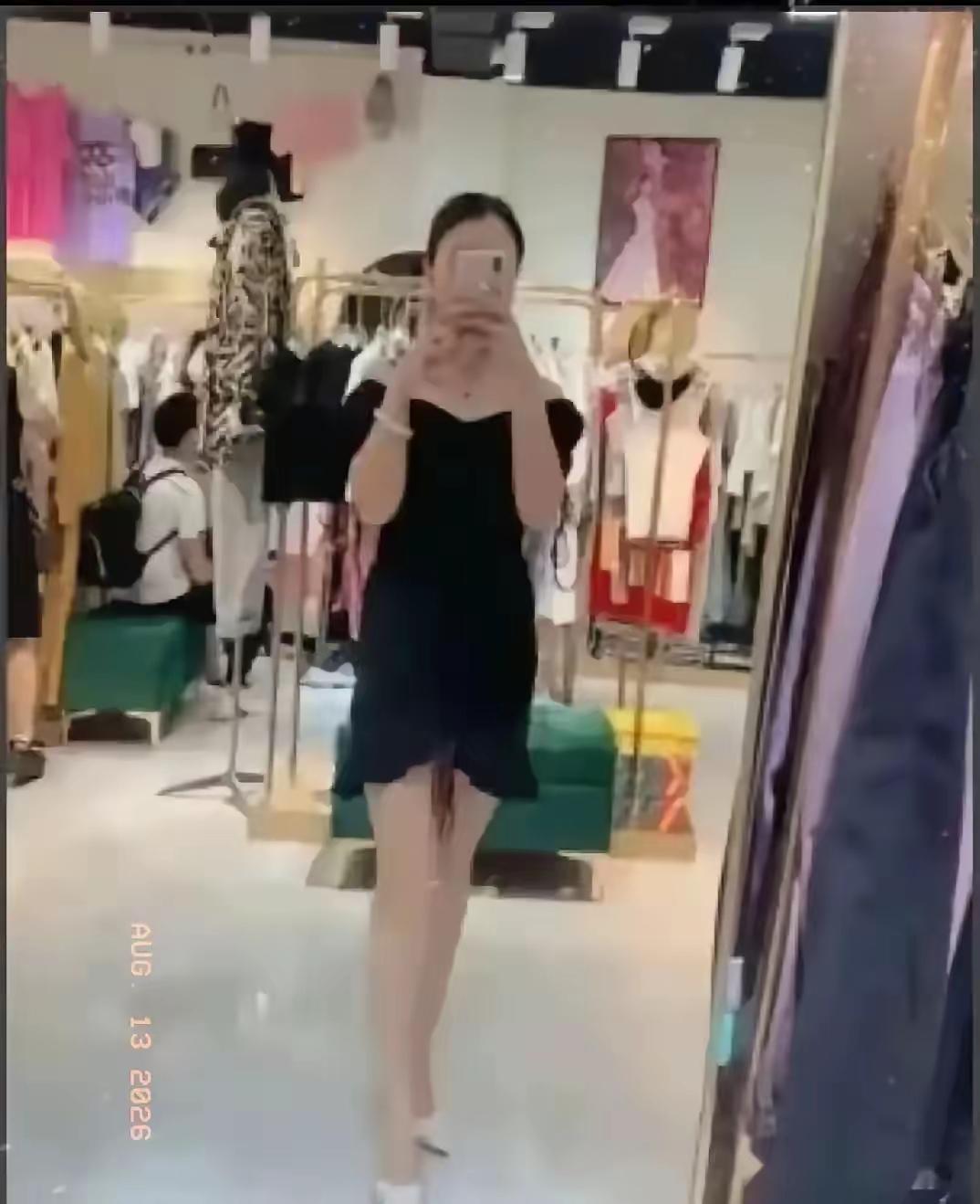 一个渣男，上了别人的老婆，还在所谓的“文明车主群”里发女方私密照片炫耀，更讽刺的