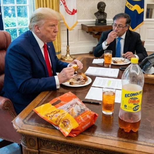 外国政客就这么简单：

之前还痛骂特朗普的哥伦比亚总统佩特罗，一到了白宫，就和特