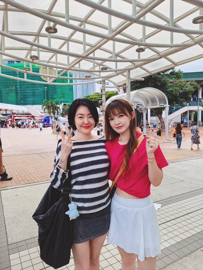 羡慕偶遇小S的漂亮女孩 