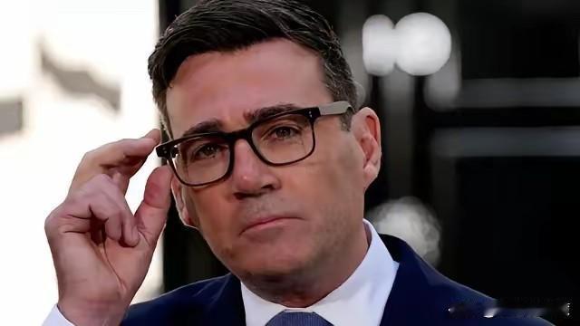 彻底激怒俄罗斯！
  英国新首相安迪·伯纳姆表示，英国百分之一百与乌克兰站在一起