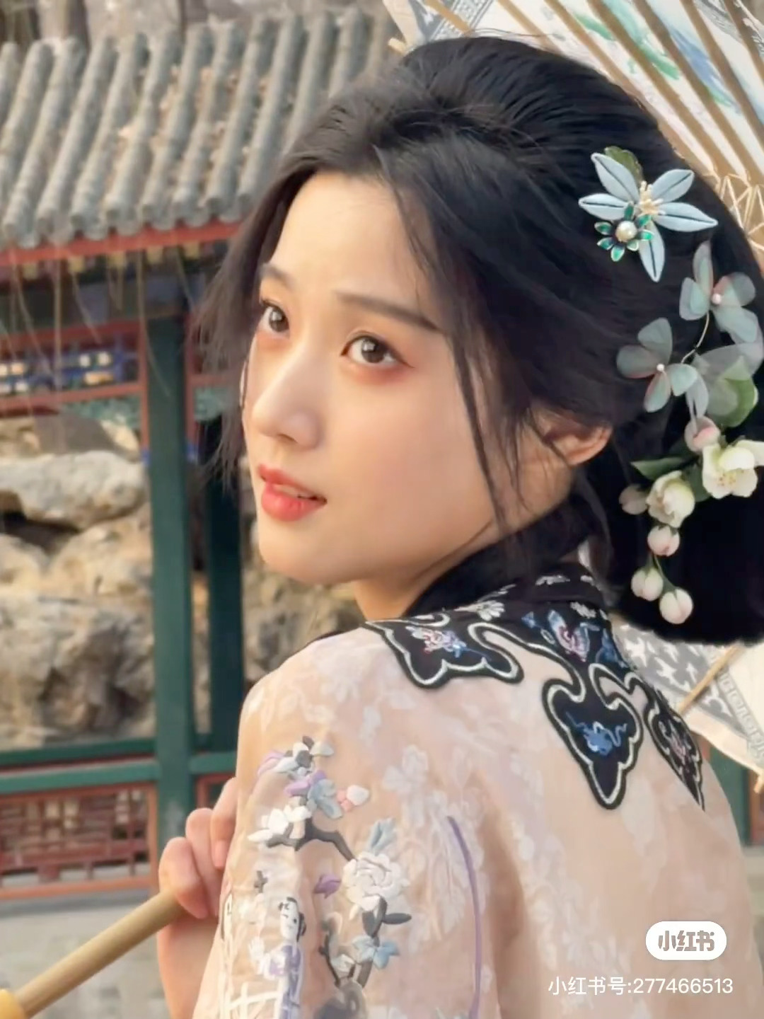 卢昱晓  🌷卢昱晓何不同舟渡 🌷卢昱晓南衣  "我的月亮永悬不落我的向日葵永