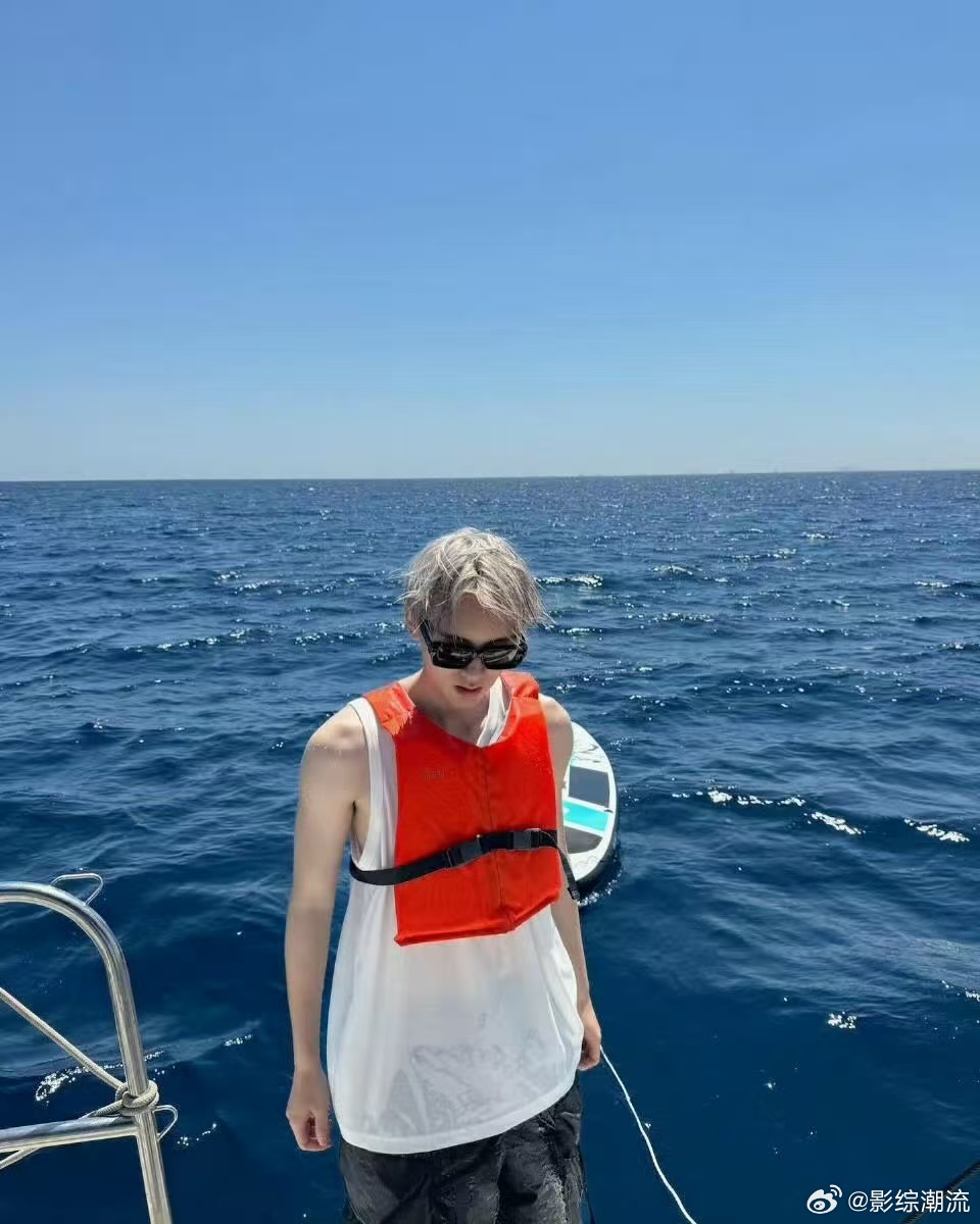 周翊然偏偏你最争气 没有乱七八糟的炒作，全靠一部剧硬闯出来，周翊然不仅拿下海外高