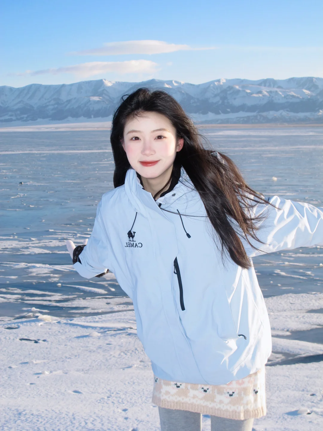 赛里木湖穿蓝色也太出片啦！！