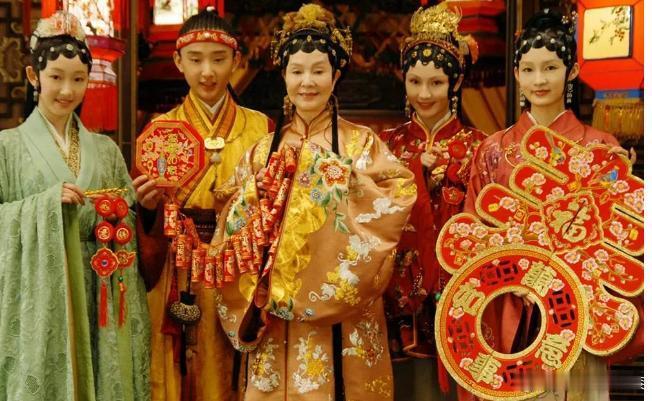 回望李少红版《红楼梦》真的是一个很神奇的存在。明明拍得骂声一片，但是十...