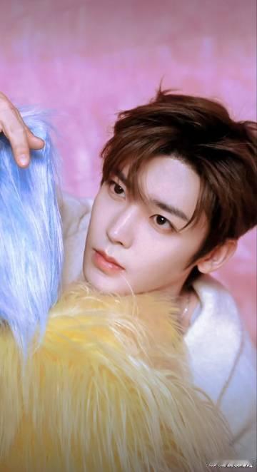 侯明昊音综首演舞台友情提示侯明昊隐藏的记歌小天才 音综首演舞台氛围感拉满！《友情