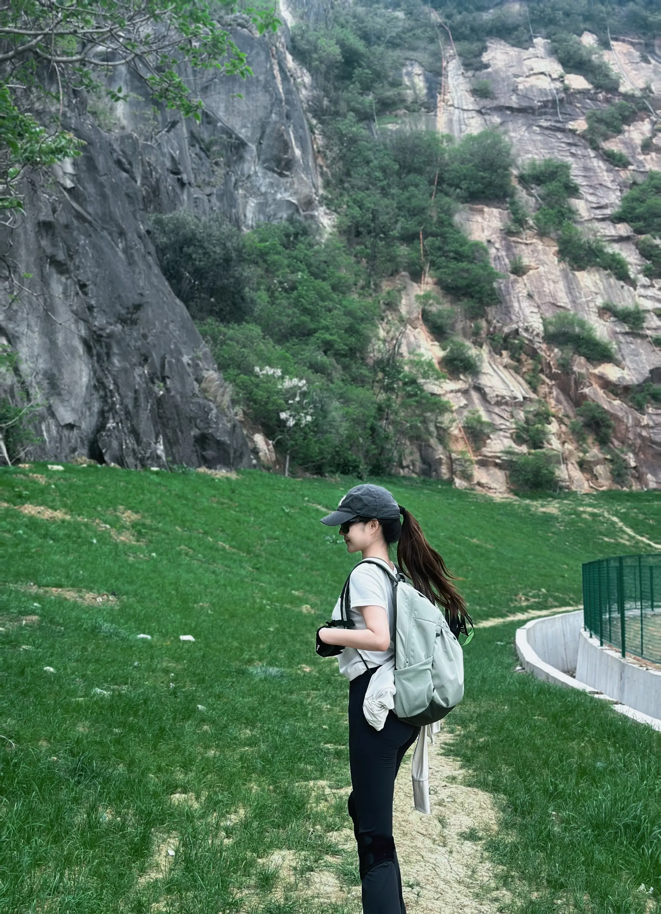 恋爱你们谈，姐进山了