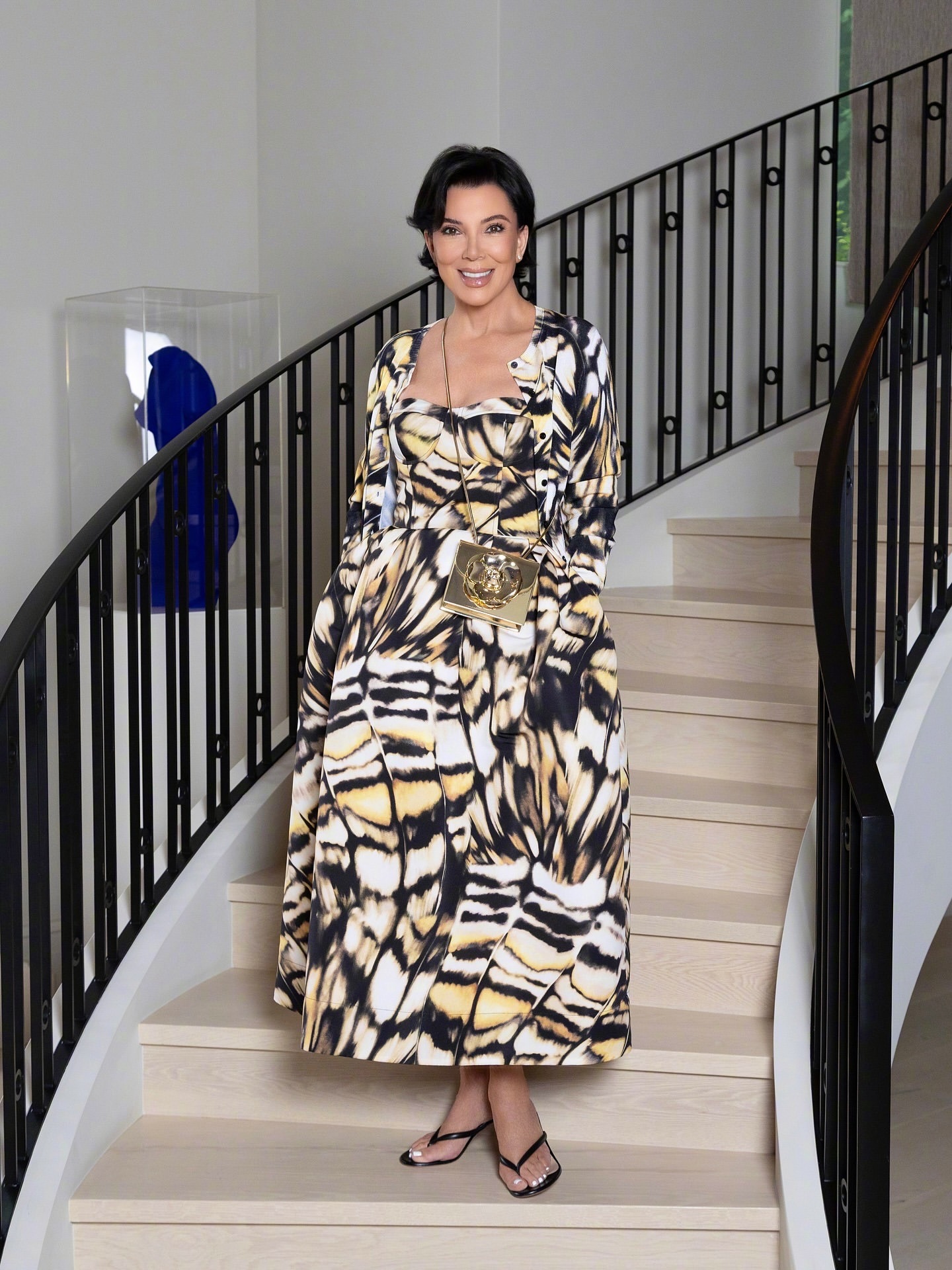 给妈妈过91岁生日的太后Kris，身穿Oscar de la Renta连衣裙、