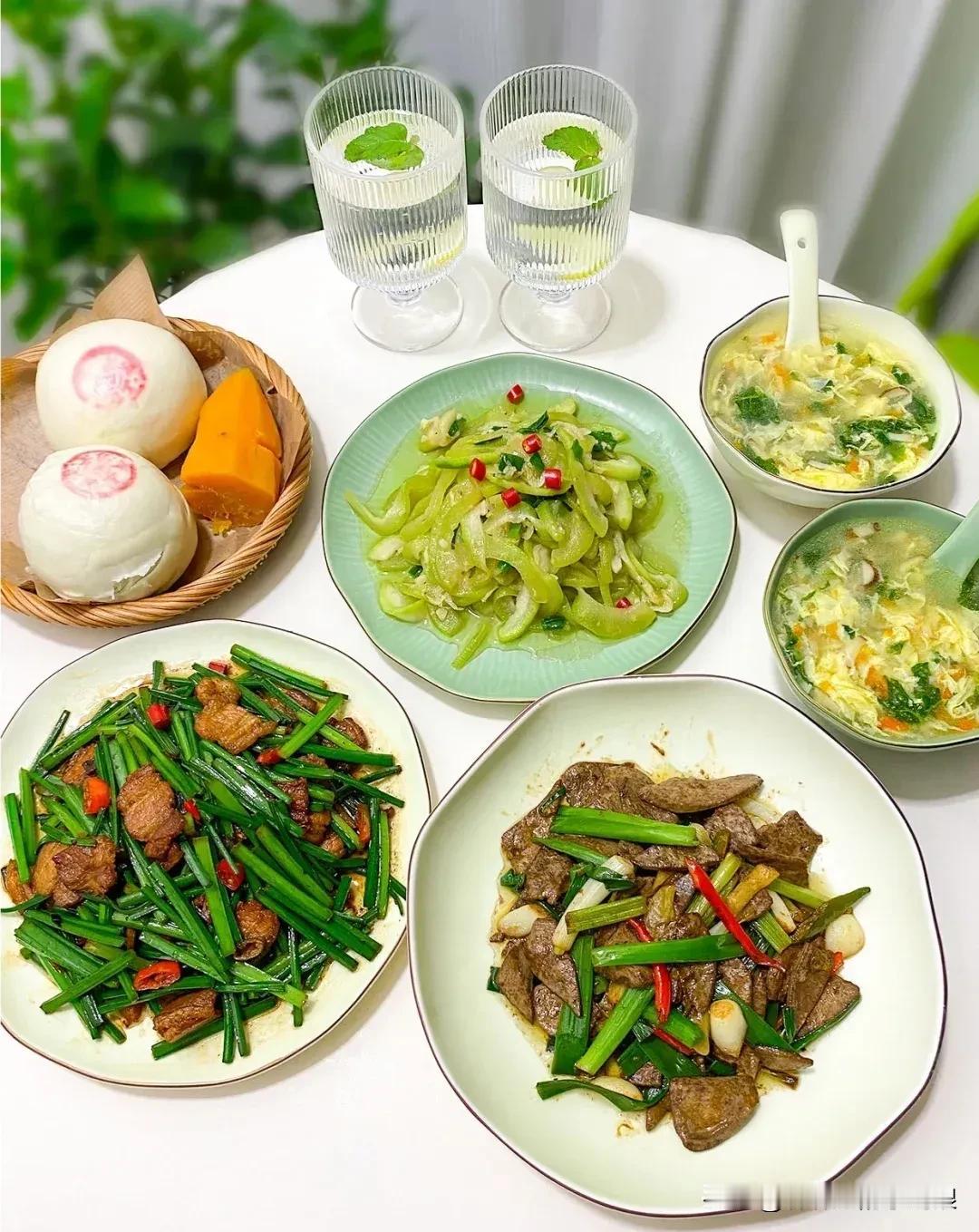 调节情绪的关键在于把它们当成家里的客人。说 "我很生气 "会让情绪在你家里常住。