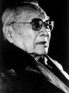 1910年，15岁的“民国大师”哄骗恩师家丫囊怀了孕并致死，之后又趁恩师出远门，