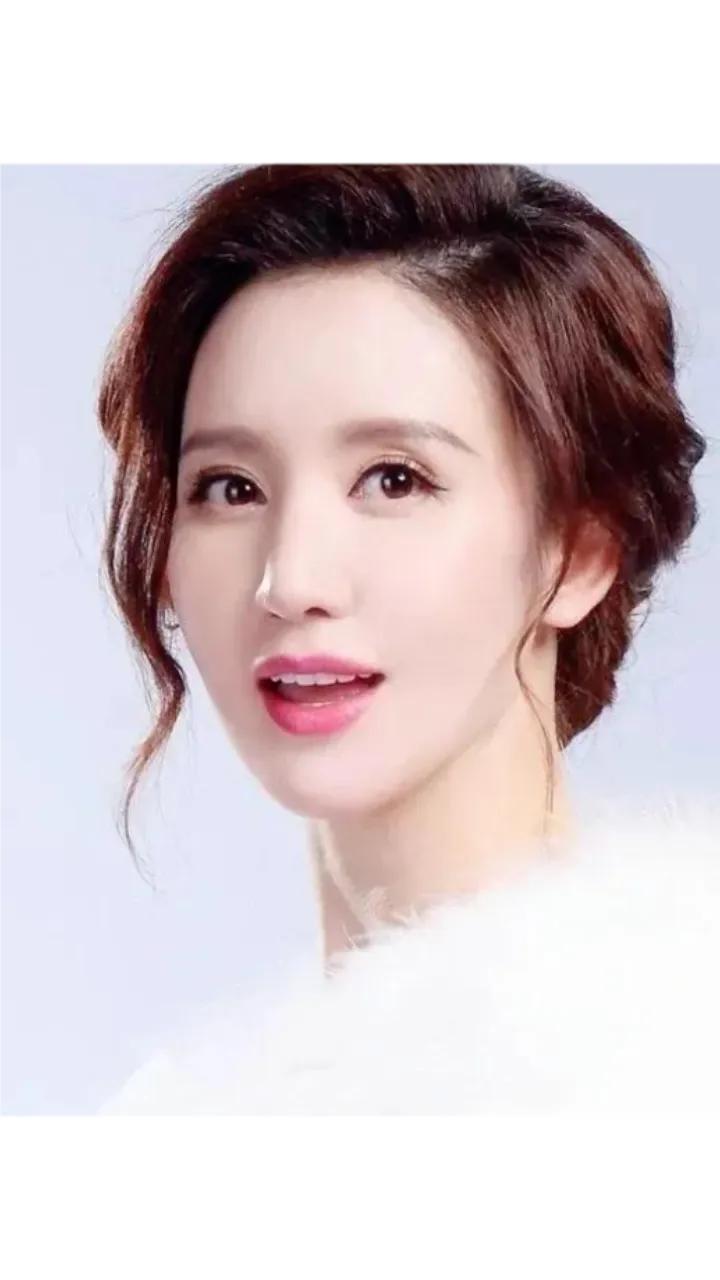 张萌：今日头条上绽放的魅力之花

在今日头条这片信息的海洋中，张萌如同一朵独特的