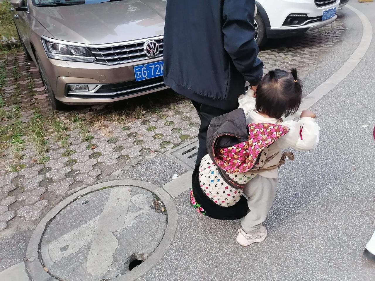 爷爷，我长大了##爷爷和孙女#  #爱爸妈的宝贝# #陪我长大陪我#