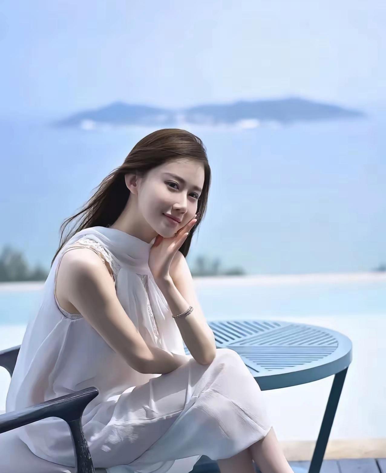 现代诗好多人不喜欢，和快节奏生活、社会压力大脱不了干系。如今大家忙忙碌碌，每天被