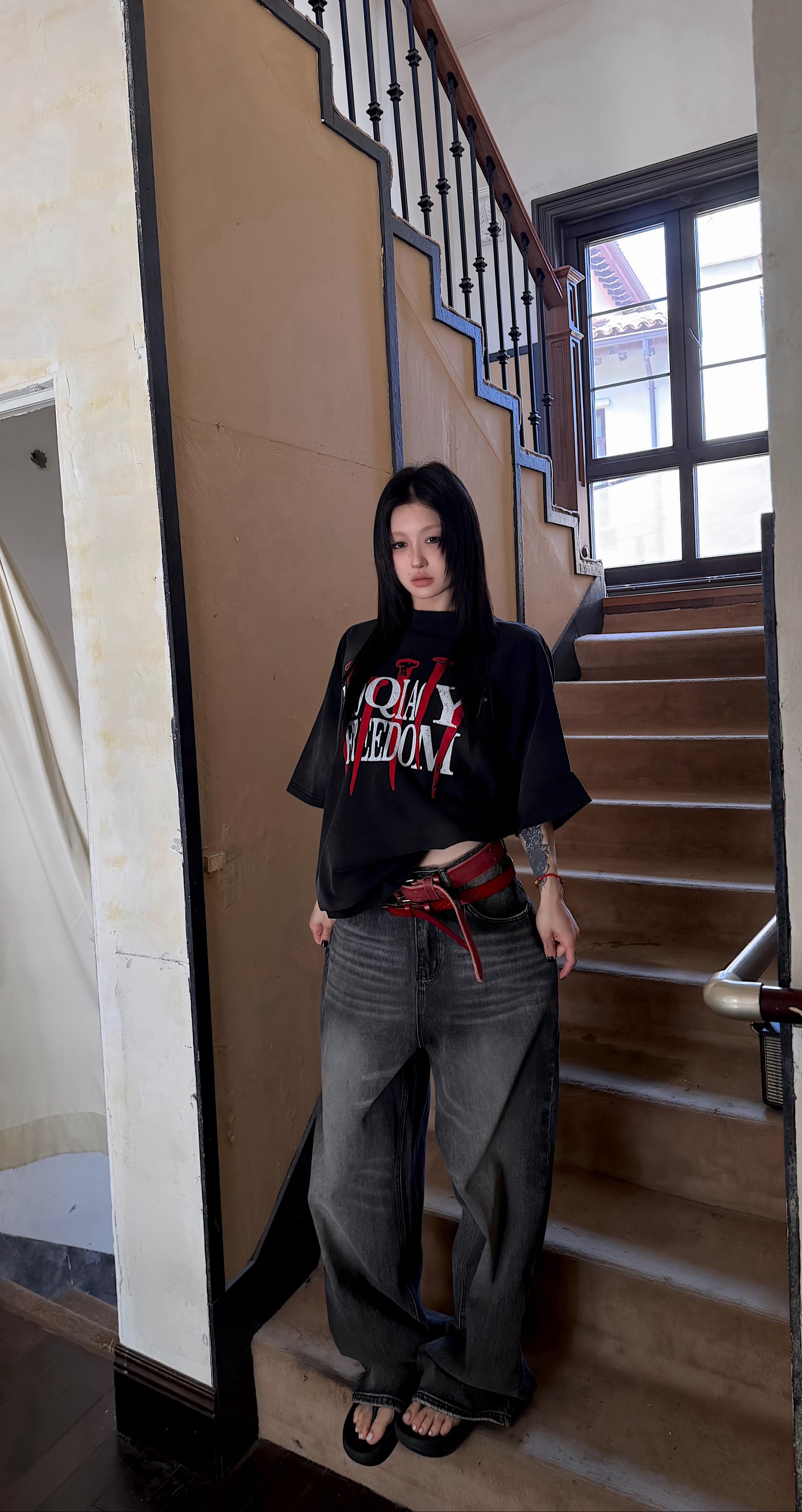 出图了嘻嘻。16拍的meitu修的（中国女人不修图绝对不可能）不滤镜只...