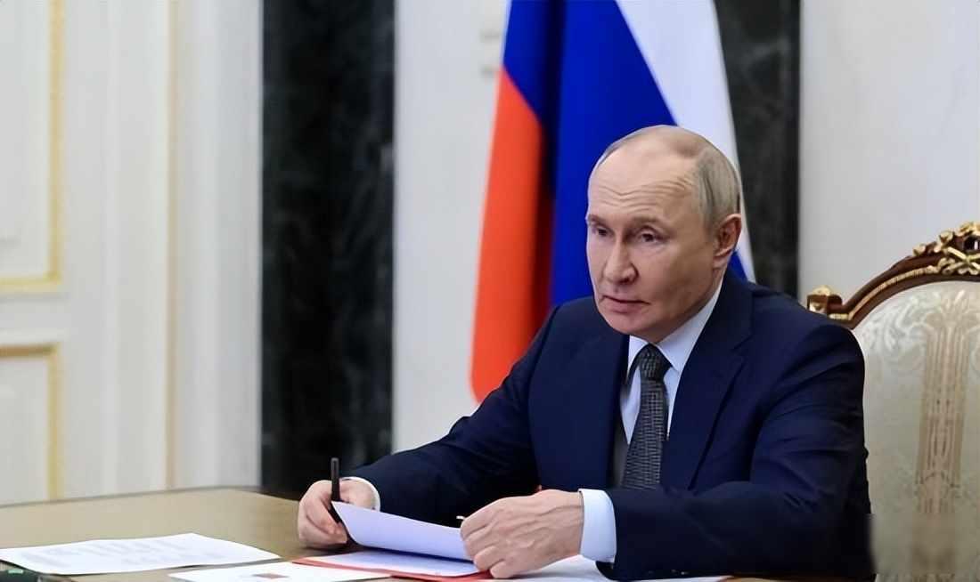 解放军亮剑，美日哑火，中俄联手{台海演习震动亚太，日本不敢吭声，中俄默契升级}