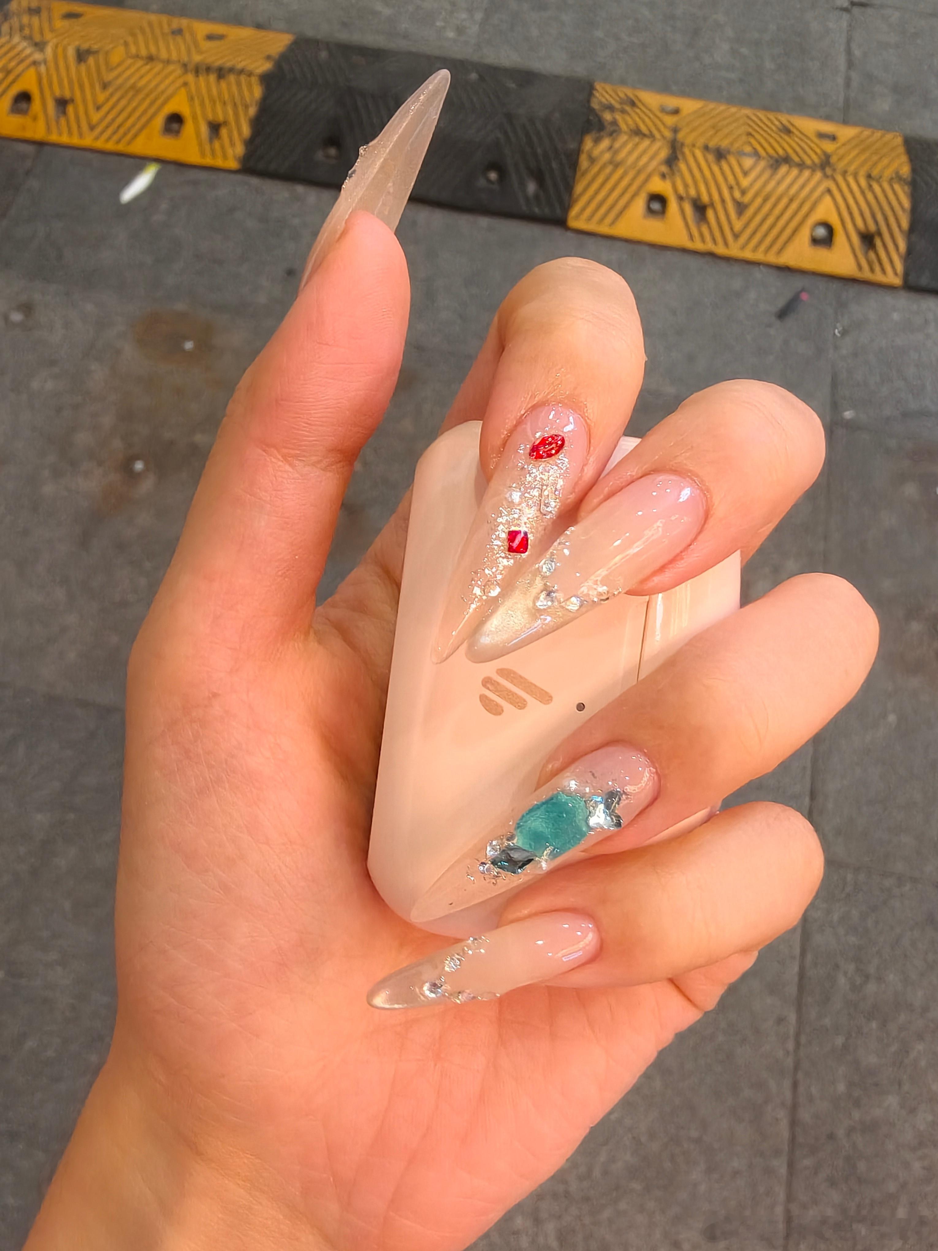 明天去染头发嘻嘻 ​​​