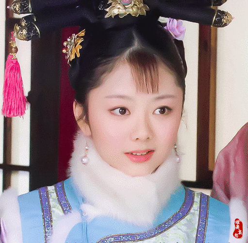 该说不说，
谭松韵在《我的山与海》中的演技，
确实差的不是一星半点。

谭松韵最