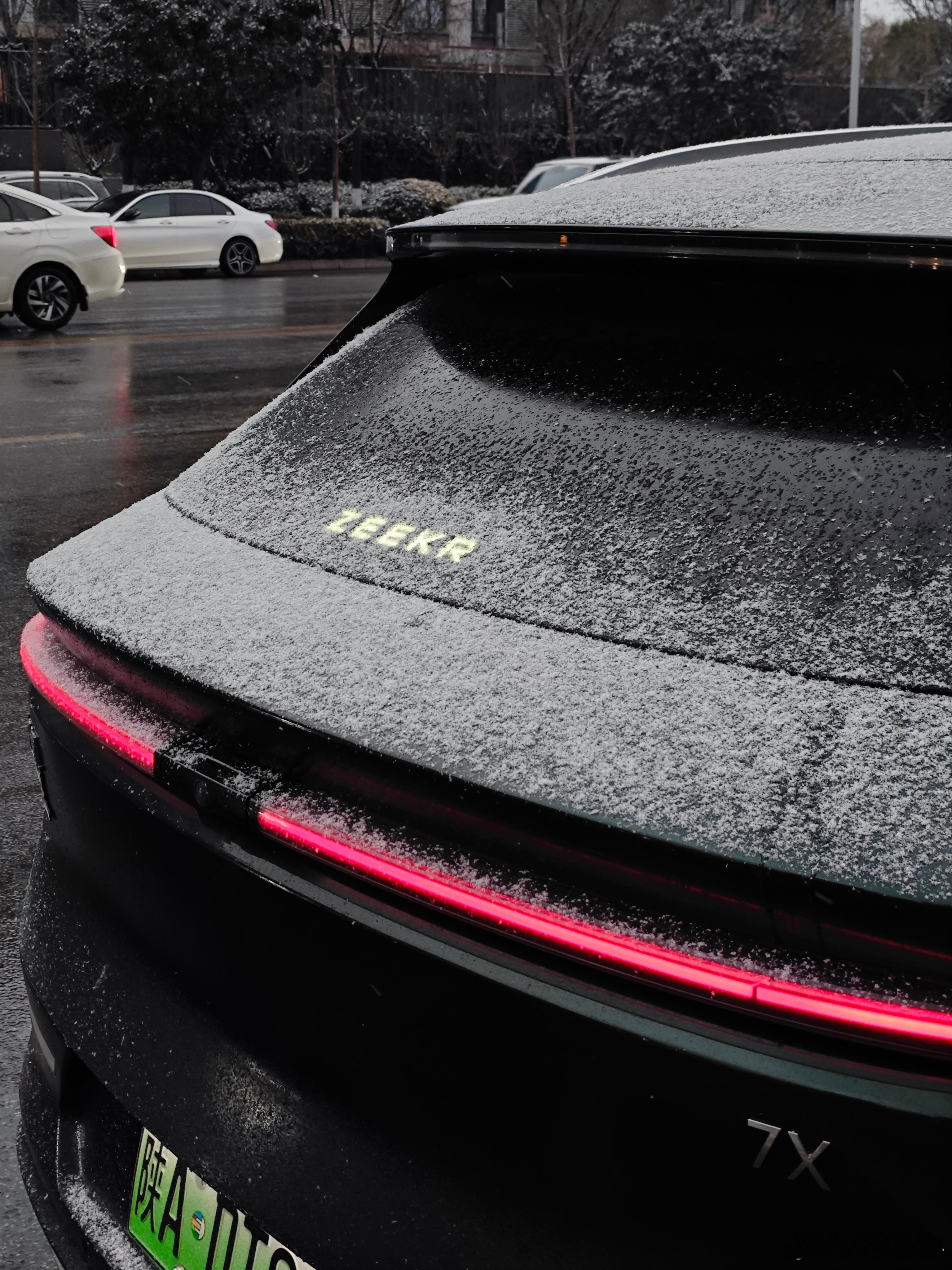 道路结冰预警来了，今天路上绝对堵，慢慢晃回家 西安