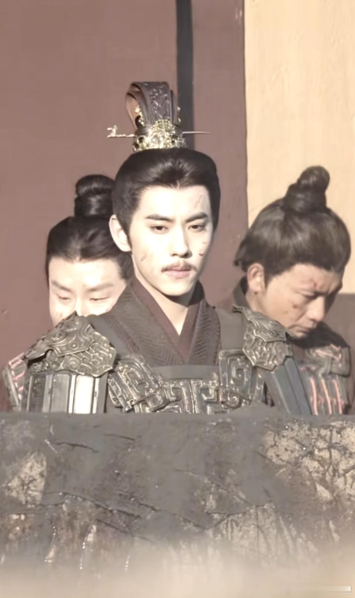 不一样的她删除刘轩丞名字 看到不少刘轩丞的拍戏路透，还以为他是特 例没有啥影响呢