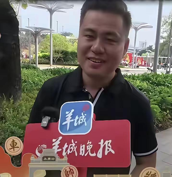 第32届五羊杯冠军将在世界冠军赖理兄和广东棋手程宇东之间产生。九点半两个人开赛。