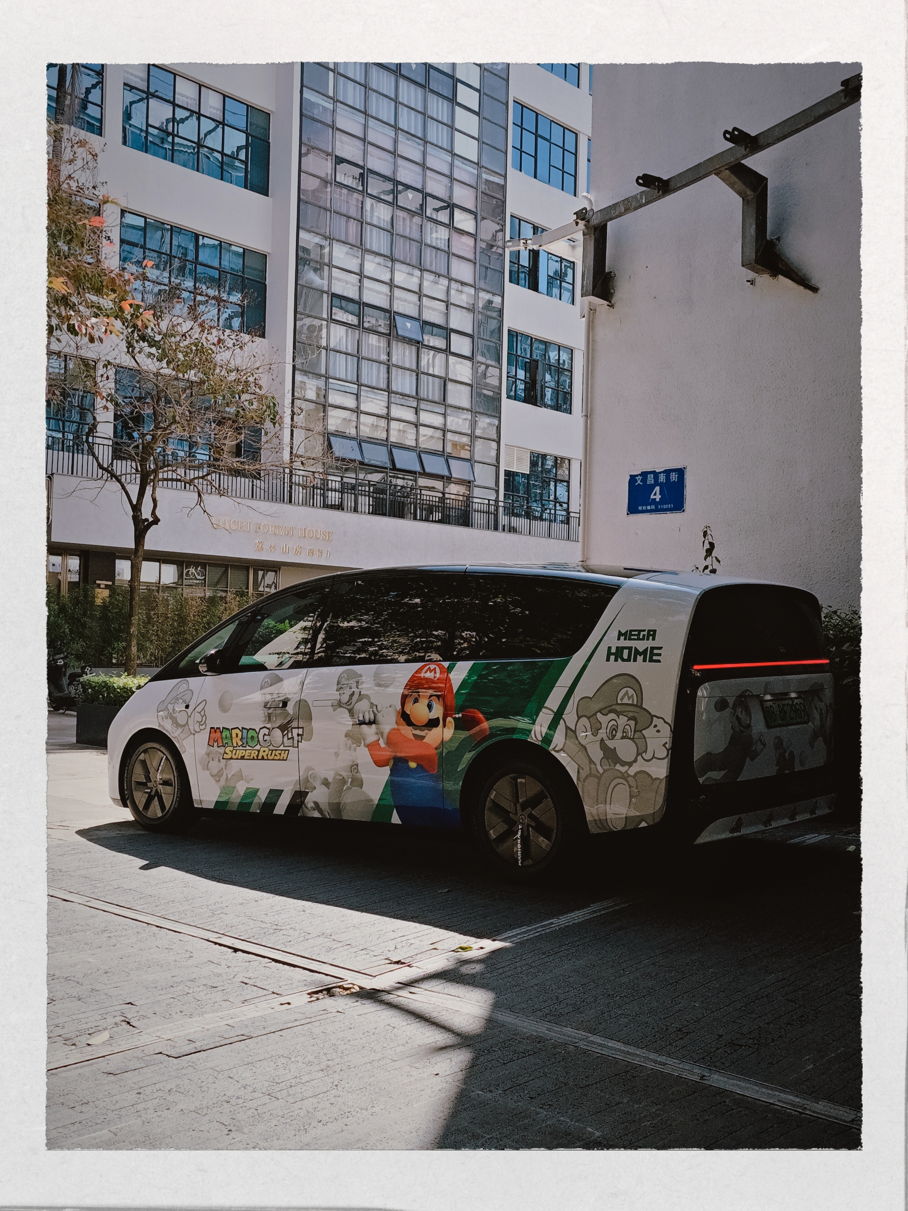 深圳理想mega 贴马里奥的是真多，应该还有不少出自于宝捷星的Kevin之手深圳