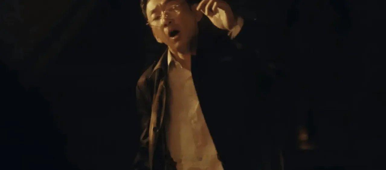 《风中的火焰》徐骁简直让人笑不活了，也太逗了吧！他平时跟雷富贵走的比较近，所以雷