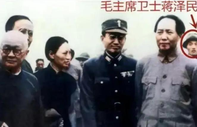 毛主席去重庆谈判时，中央派了六位高手保护他的安全，就是著名的“一虎二龙三鼠”，其