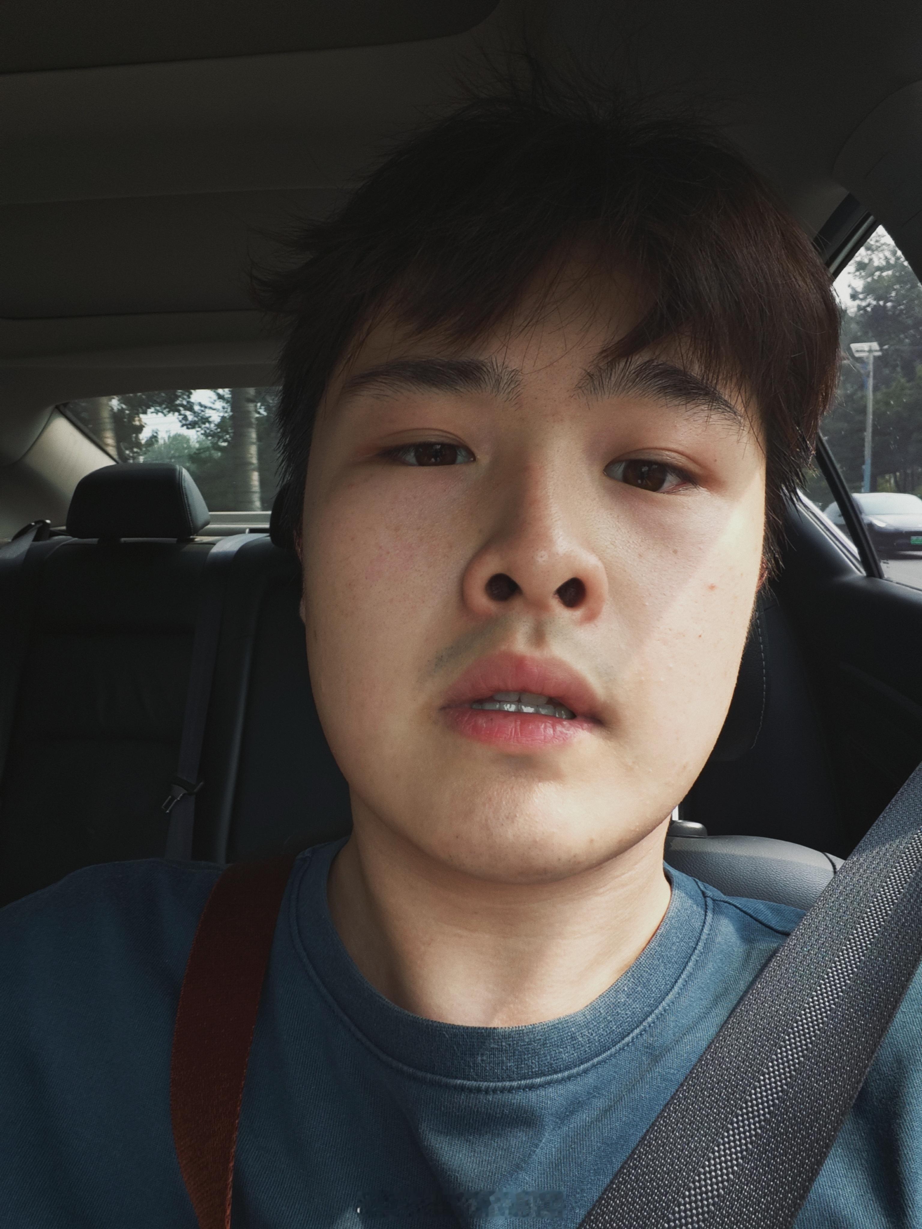 你好，周末是小帅。 ​​​