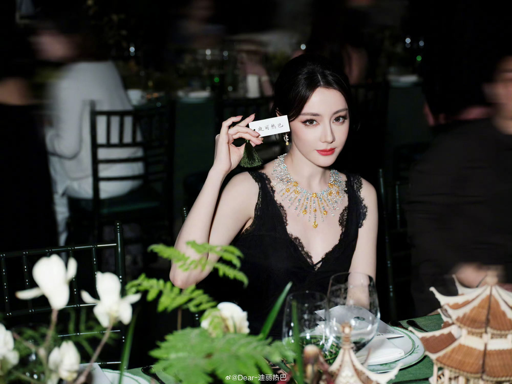 迪丽热巴KAZOO官宣节奏迪丽热巴KAZOO可逐官宣节奏迪丽热巴的官宣节奏也太绝