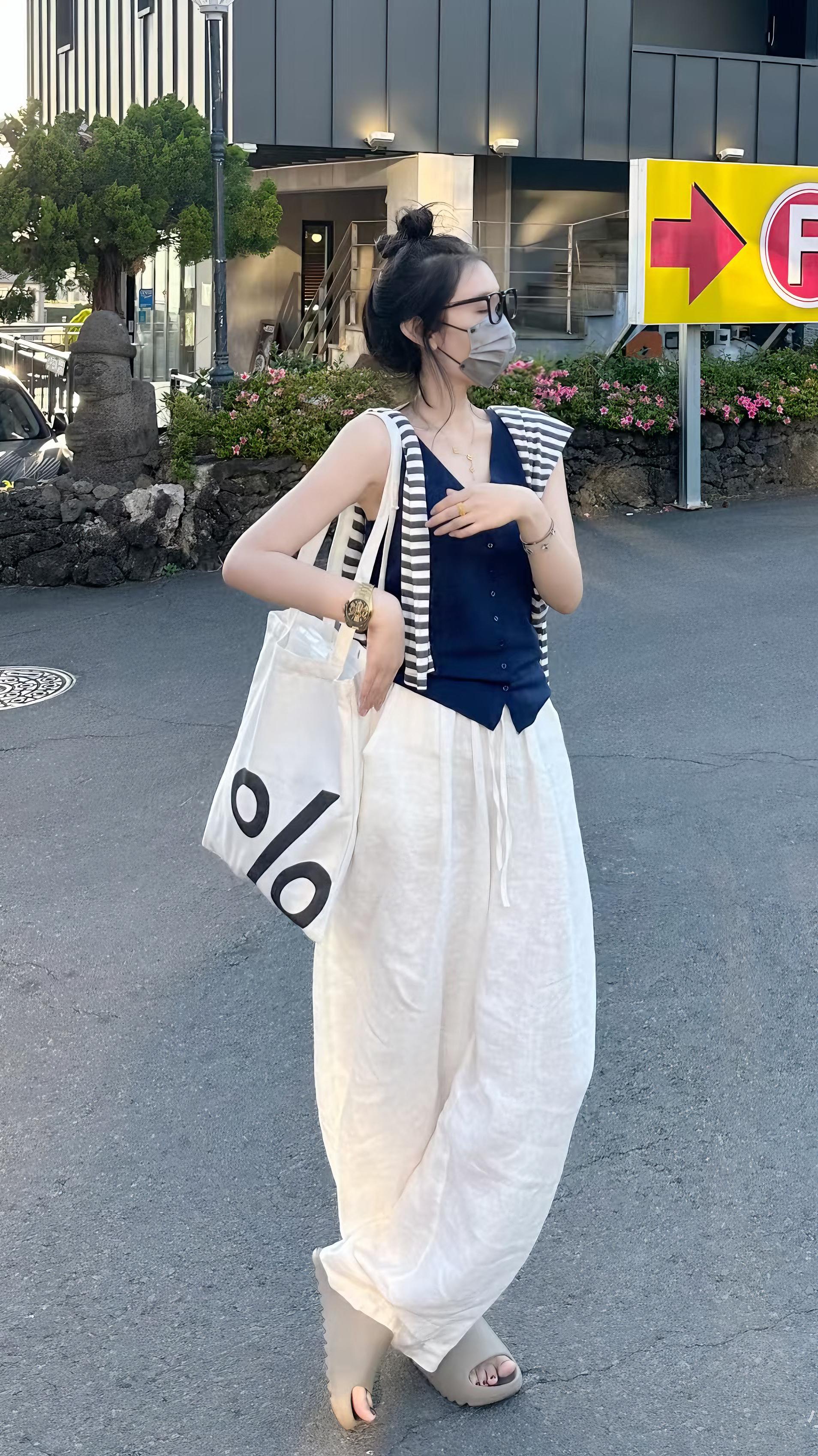 穿搭的方式简单点。