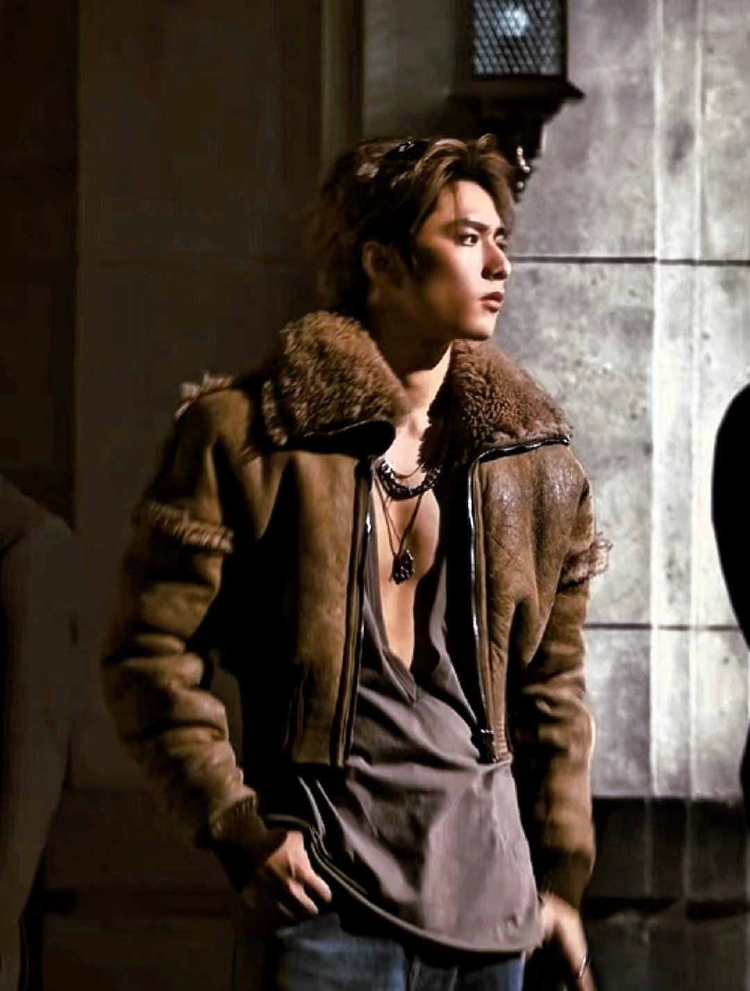 刘耀文直播re自己新歌mv刘耀文通篇围绕一个“帅”字，看得出来耀文对自己的新歌m