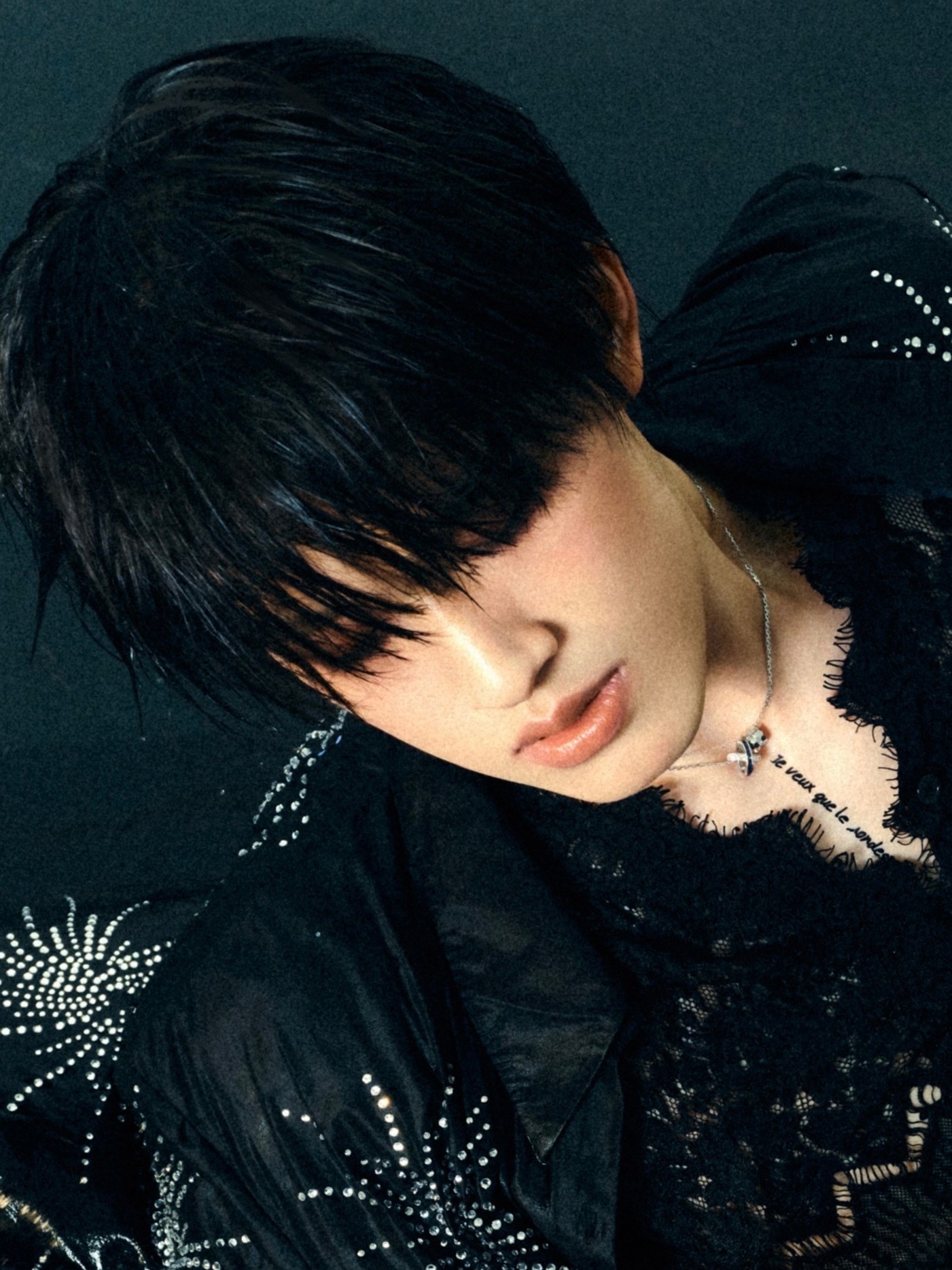 张极 × CHAUMET佩戴CHAUMET Bee de Chaumet与Lie