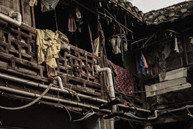 住建部：支持老旧房屋原拆原建，老破小迎来新出路