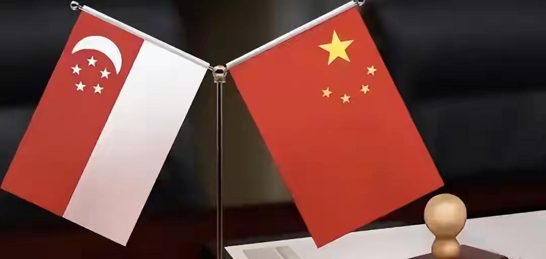 新加坡为什么有那么大胆量，三次挑衅中国，其一，2025年11月，中日关系紧张的时