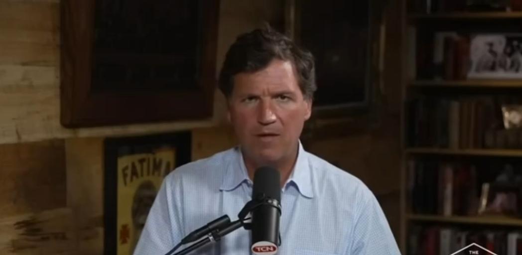 塔克·卡尔森声称，美国袭击伊朗女子学校的情报以色列的人工智能技术提供的，暗示这是