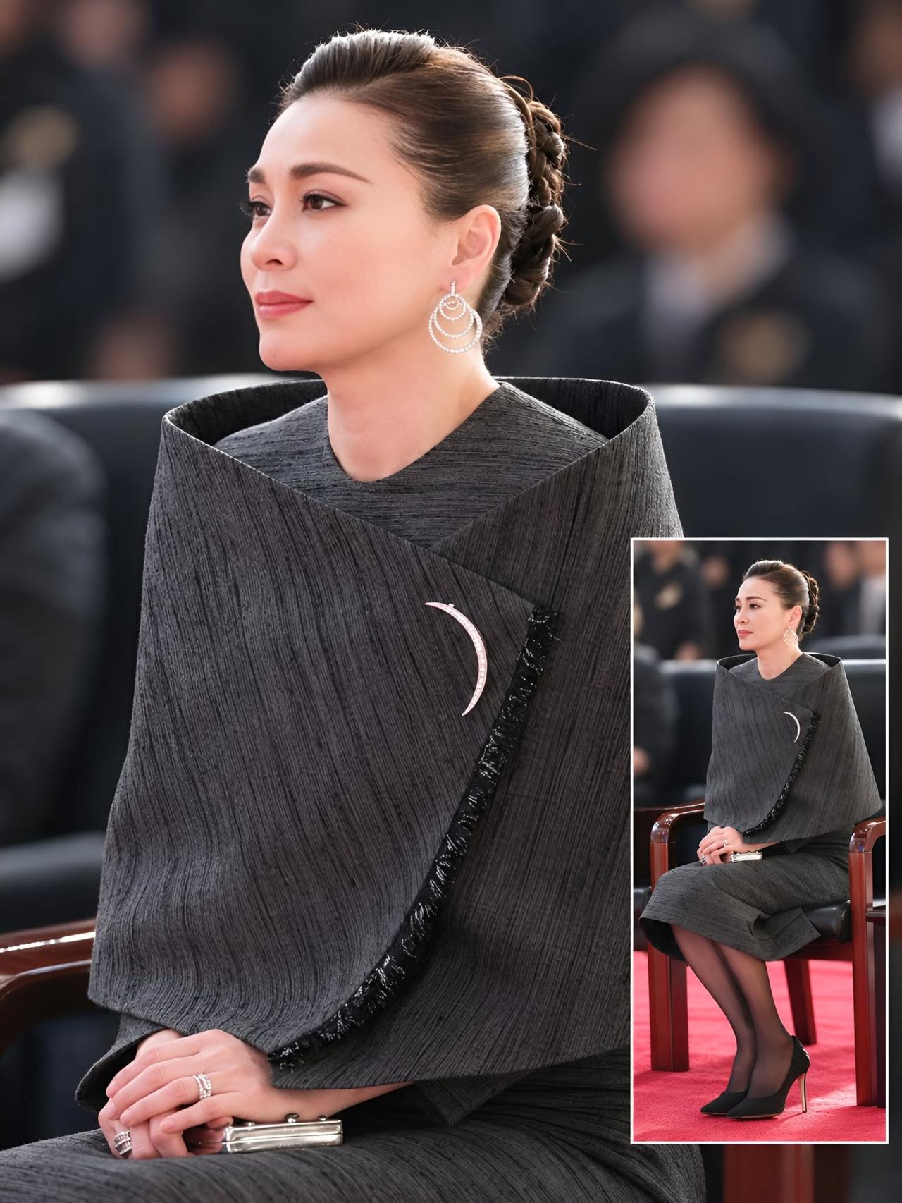 苏提达穿灰色礼服好美，月牙胸针是点睛之笔
苏提达王后这身装扮真太好看了！远远望去