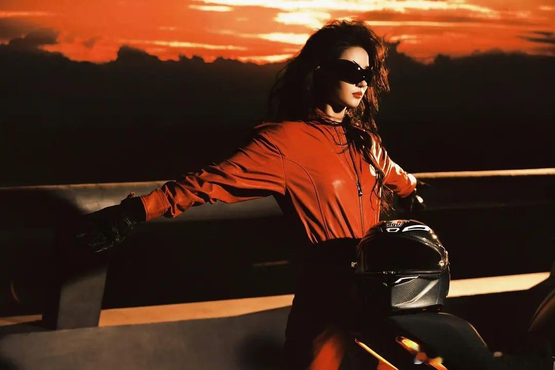 退一万步讲……刘亦菲就不能天天过生日吗😻 ​​​