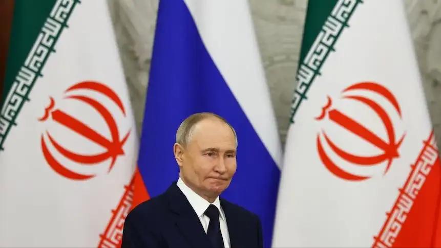 美以斩首哈梅内伊，普京深夜急召群臣，俄罗斯陷入两难困局

哈梅内伊遇袭身亡，中东