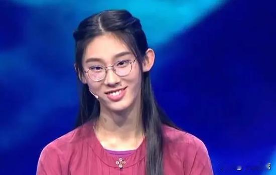 16岁诗词才女武亦姝，高考却只考了613分，被嘲：就这点分也想上清华，背2000