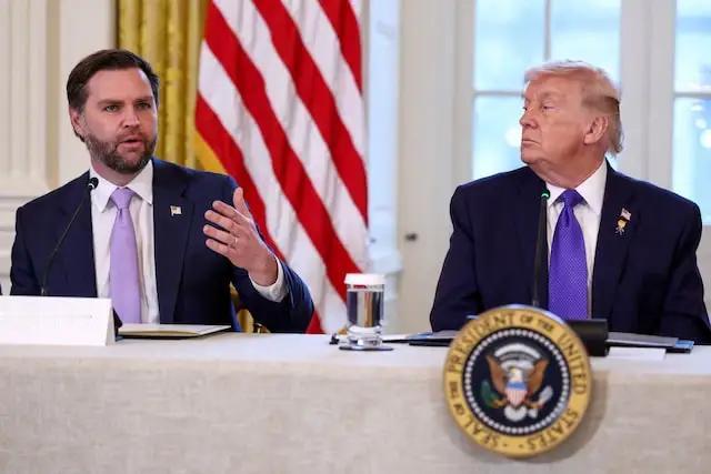 美国还是想推出代理人战争，想不到他自己先先下场了
美国想以金融和经济手段作为背景