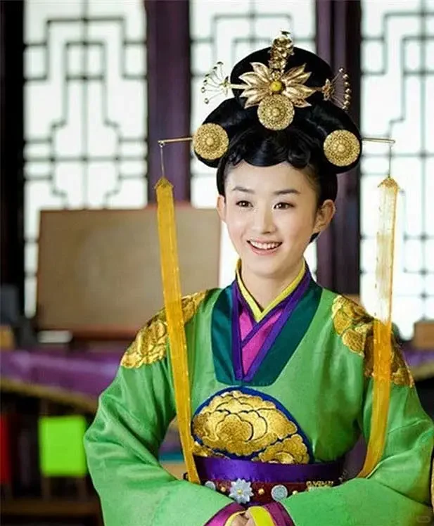 当时好爱陆贞的官服造型