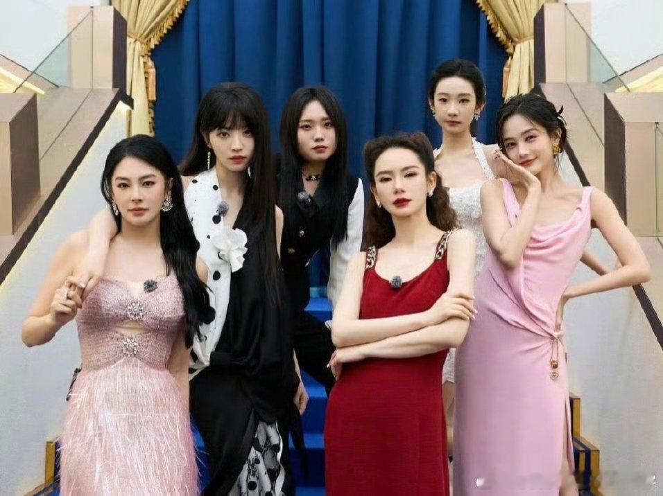女子推理社 连着看了两季！好看[哇][哇][哇]超好哭[苦涩][苦涩][苦涩][