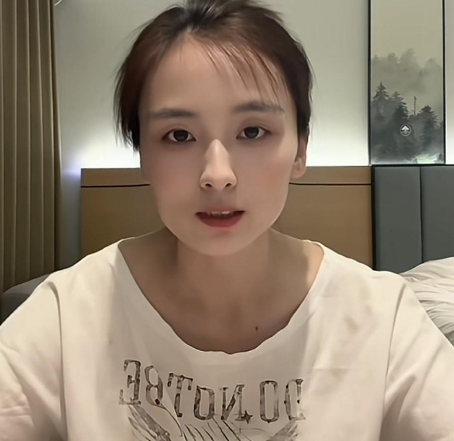 瑾汐说请网友对温州父母少一些责难
8个字放到了视频结尾
只字未提大哈二哈

7月