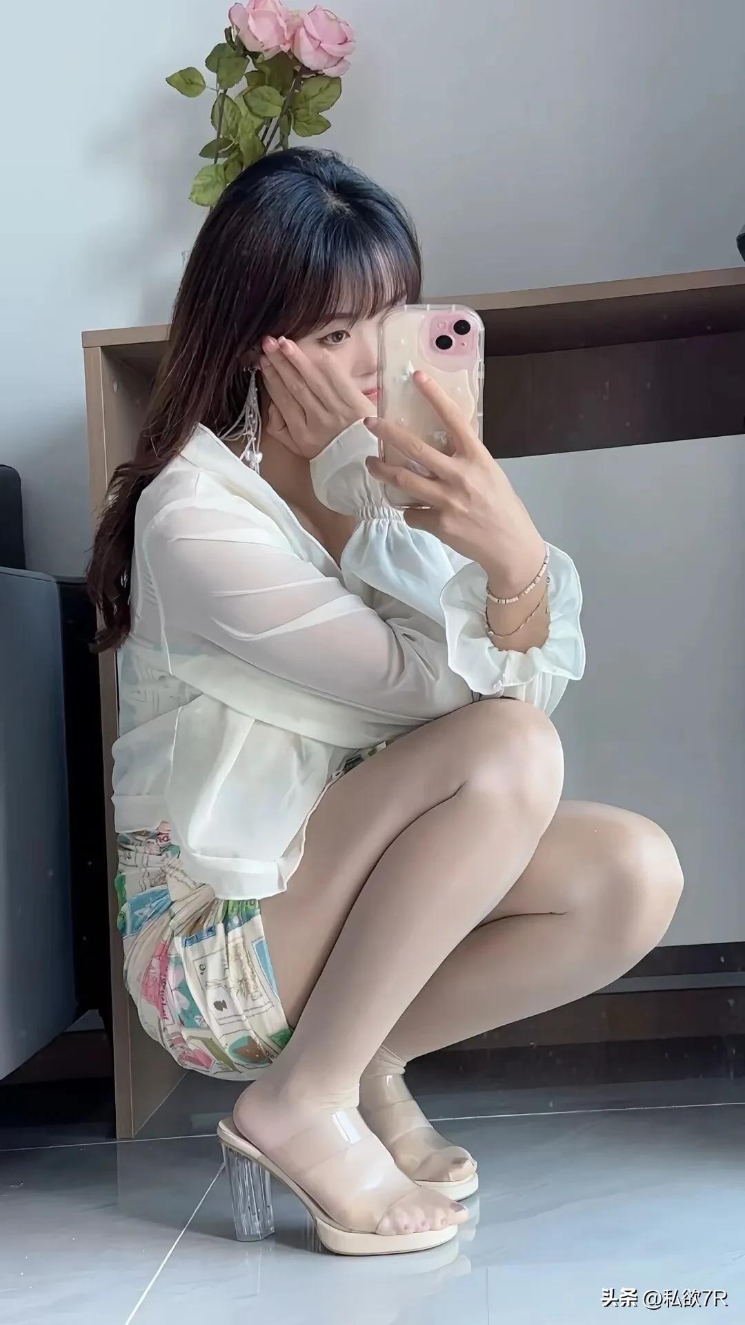 穿上高跟鞋，做自己的女王#高跟美图分享# #高跟鞋美图分享# #搭配高跟鞋完美#