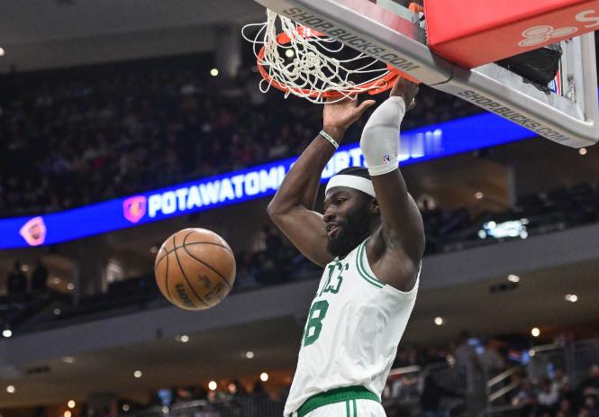 奎塔谈到恩比德可能在系列赛中复出。他表示：“我目前还没真正担心那件事，毕竟还没有