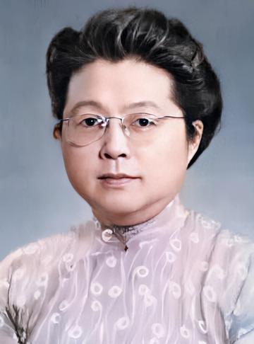 提起民国时期上海滩的严家，许多人都会想到那位开着“84号”汽车的时尚名媛严幼韵，