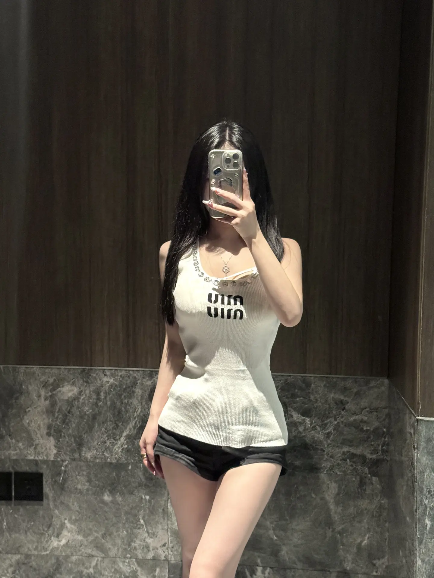 遇见真的爱 我就喜欢蹬鼻子上脸 我最初的形象会破裂 我所建立的一切外表...