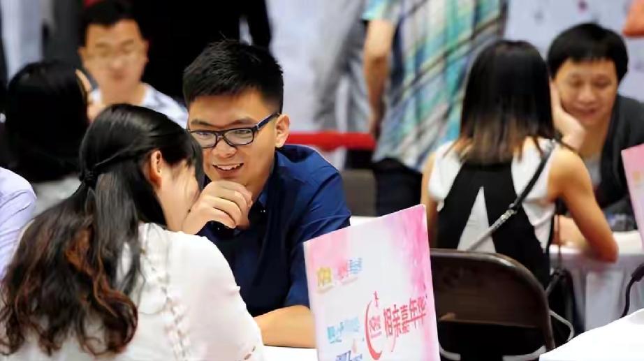 当下所谓“剩女”现象，早已不是简单的婚恋问题，而是女性独立意识觉醒的必然结果。