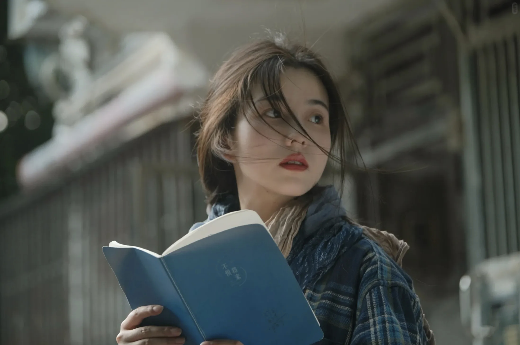 生活手记自己的路，自己走；别人的嘴，随它说。圈子不同，不必强融；素质不高，犯不着